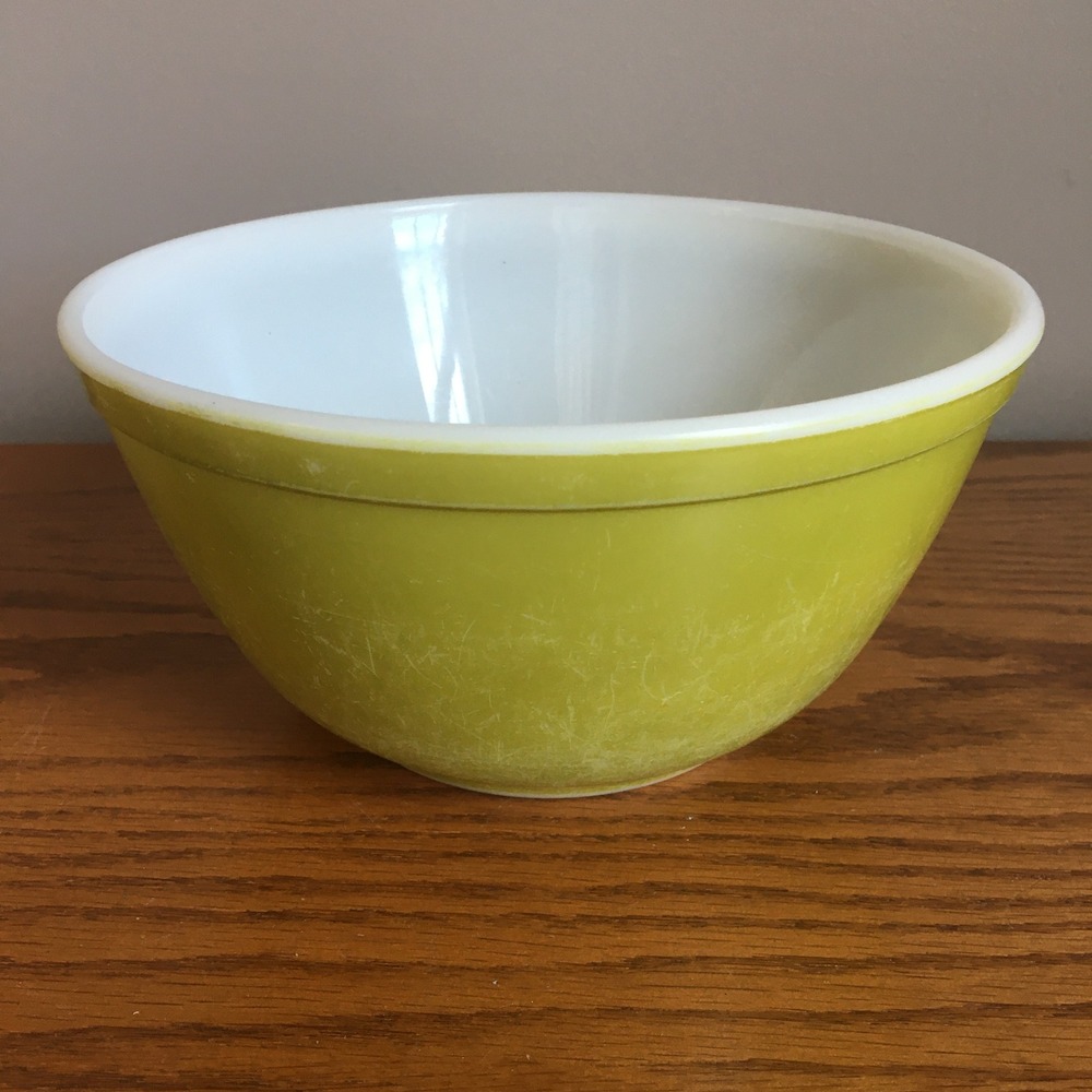 Vtg Pyrex 402 Avocado Green Verde 1.5 Quart Nesting Mixing Bowl Made In USA MCM